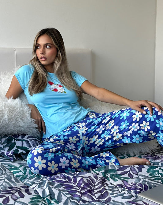 Pijamas en Pantalon Estampada Color Celeste